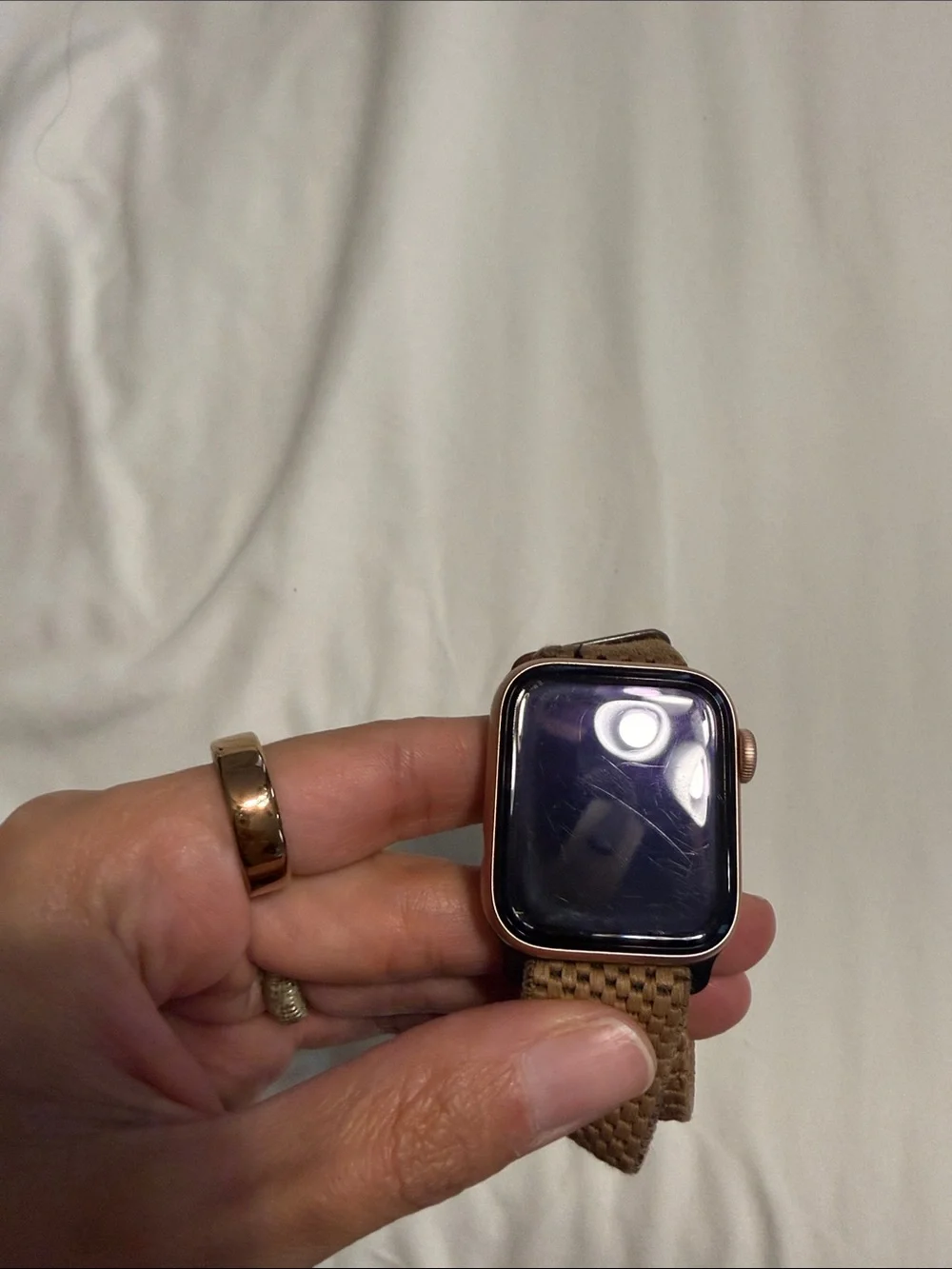 Apple Watch Series 6 Gold Aluminum w/ interchangeable bands
